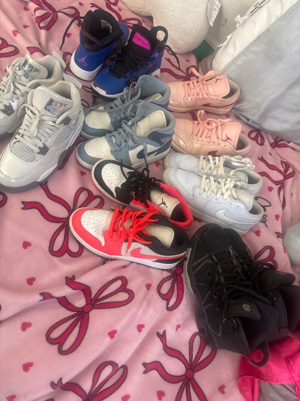 JORDAN LOT OF 7 pairs